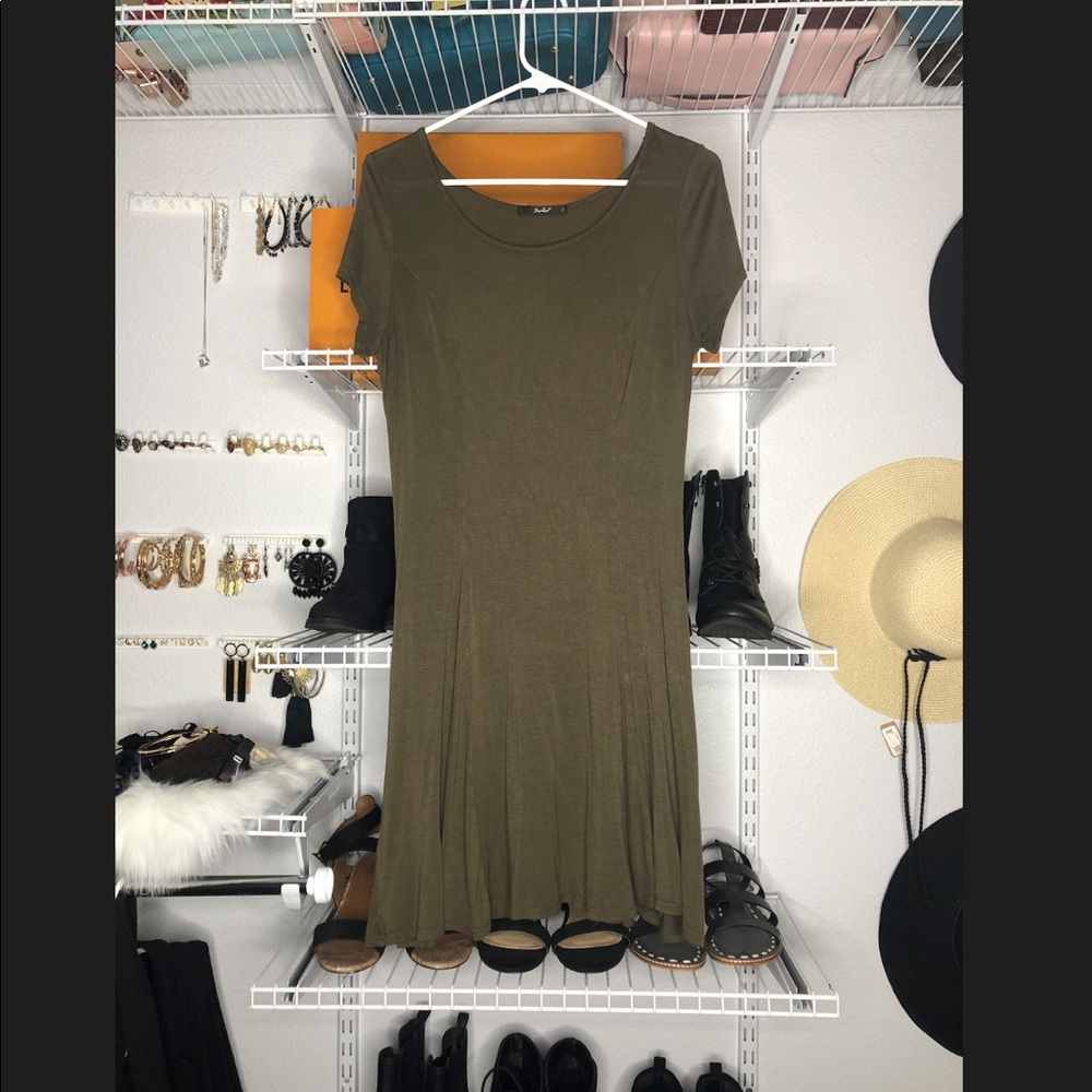 Mini/Midi green dress